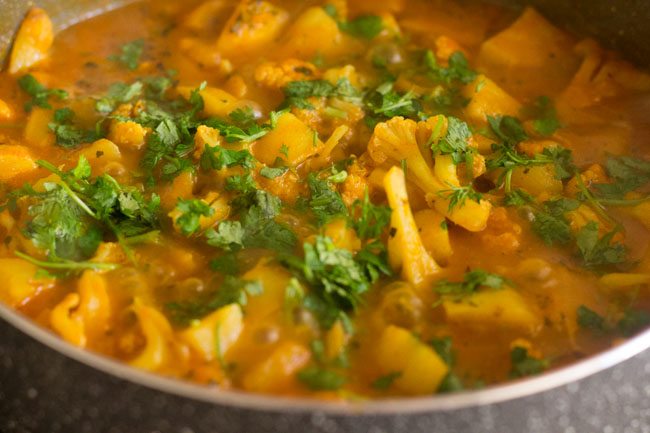aloo gobi curry recipe | dhaba style punjabi aloo gobi curry recipe