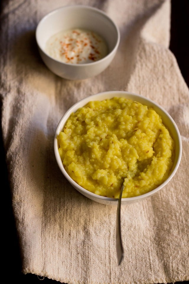 moong dal khichdi recipe for ganesh chaturthi | easy moong dal khichdi
