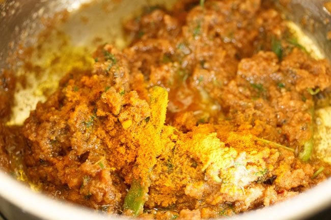 preparing mughlai veg masala recipe