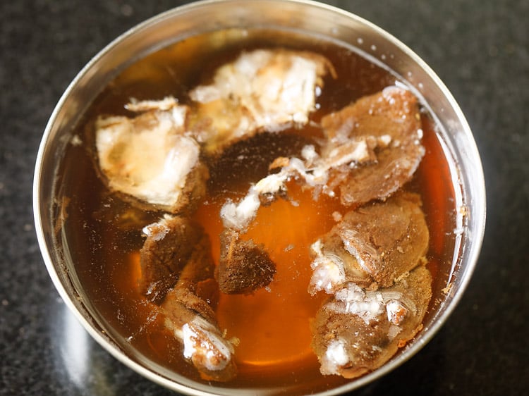 tamarind getting soaked in hot water