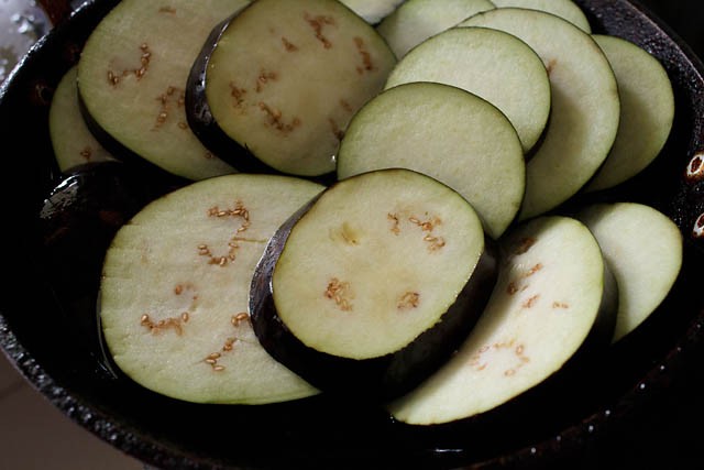baingan-bhaja1 Making Begun Bhaja Recipe