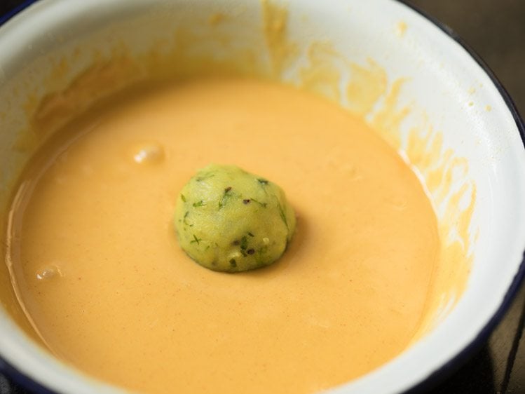 coating batata vada with batter