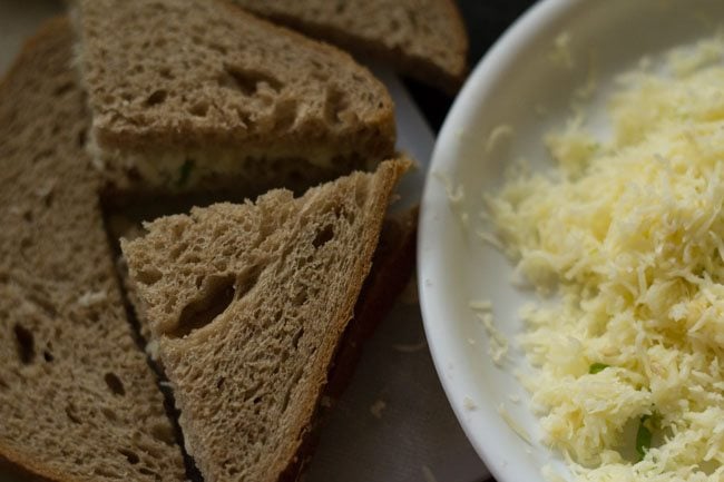 cheese sandwich made for cheese bread pakora. 