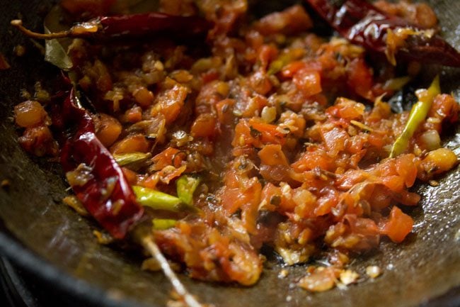 tomatoes for dhaba style dal fry recipe