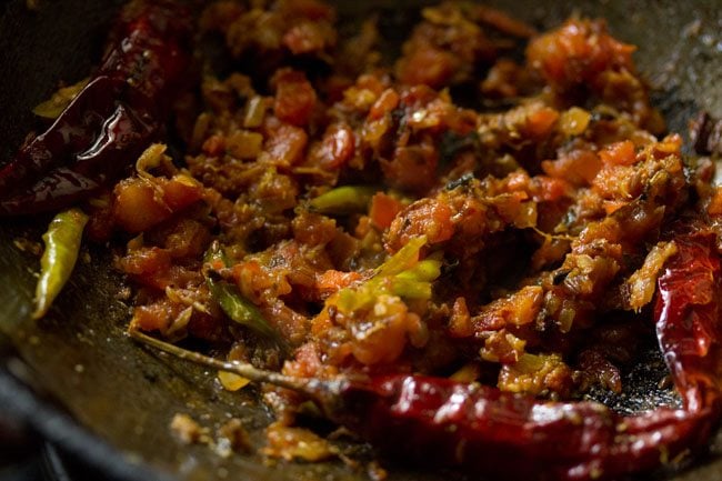 tomatoes for dhaba style dal