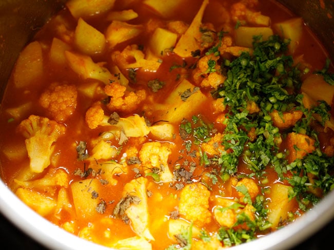 add kasuri methi to aloo gobi