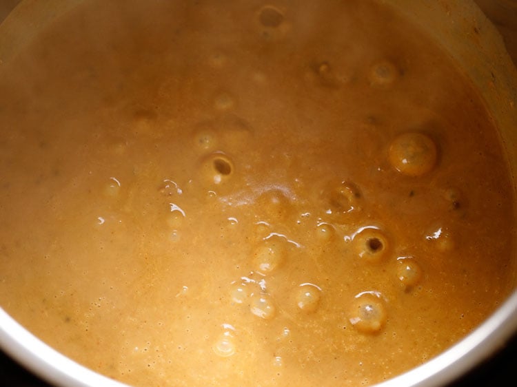 simmering instant pot dal makhani for a minute.