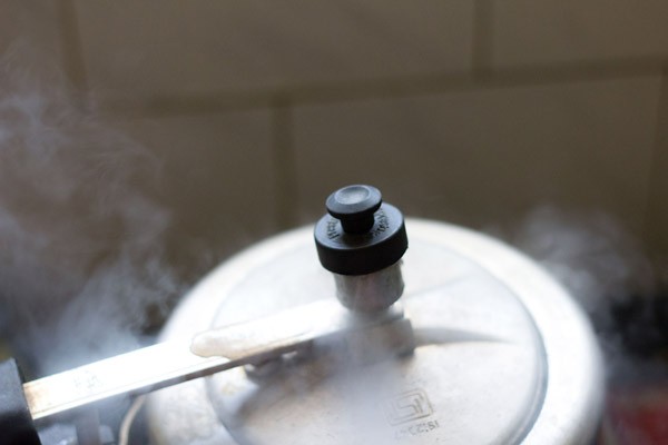 pressure cooker steaming