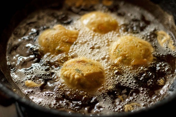 fry the batata vadas till golden