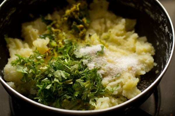 chopped coriander leaves and salt