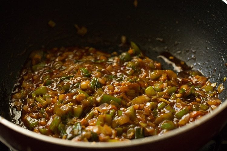 making gobi manchurian gravy recipe