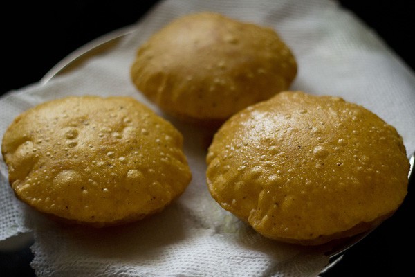 masala poori on kitchen paper towels