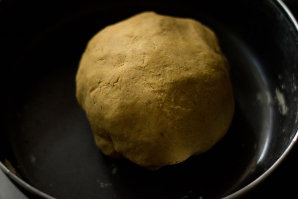 dough for making spicy puri recipe