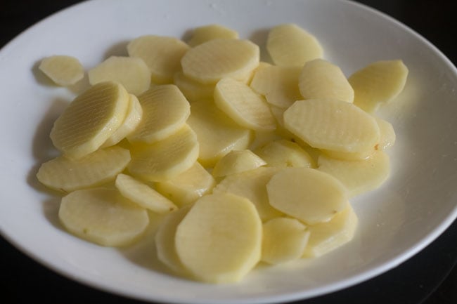 mix salt with potatoes