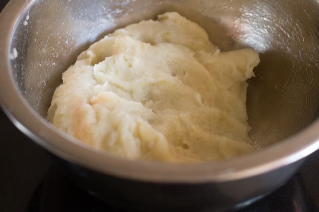 mashed potatoes in a bowl