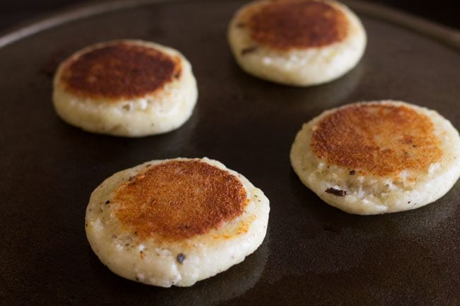 frying paneer patties till golden brown