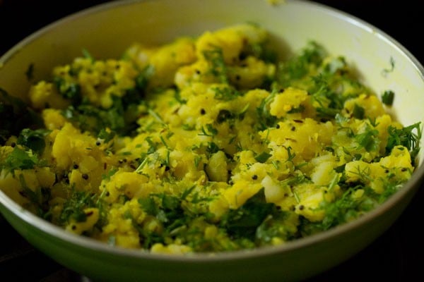 prepared potato masala filling