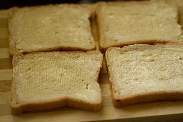 butter applied on bread 