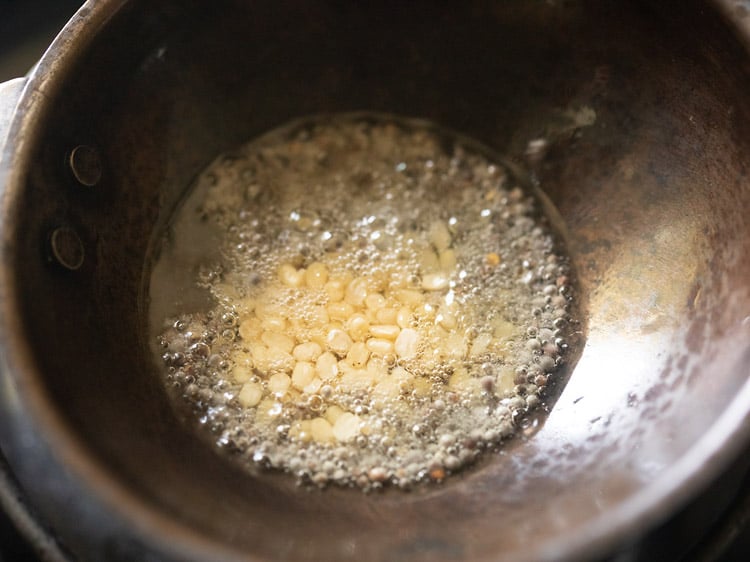 urad dal added to tempering oil