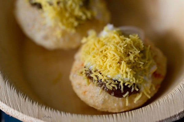 dahi puri in a bowl