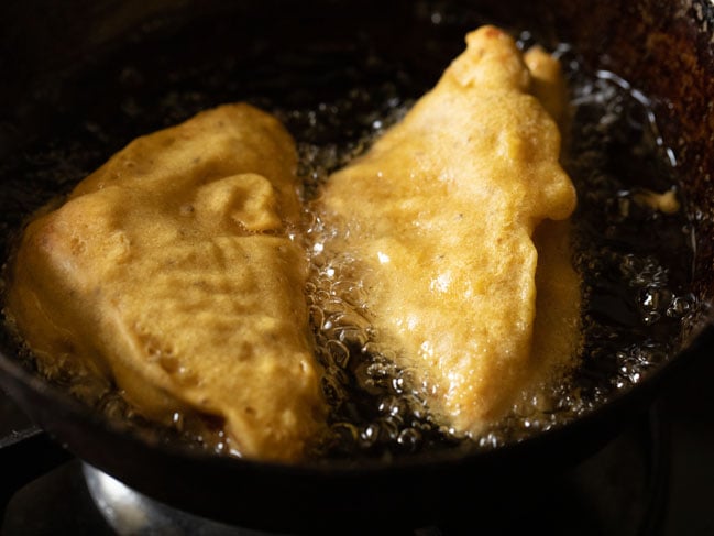 frying bread pakoda