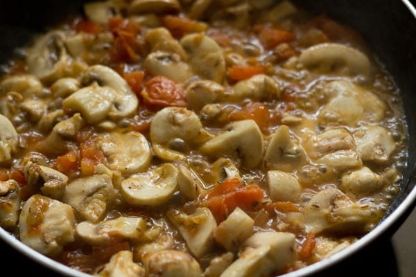 sauteing mushrooms 