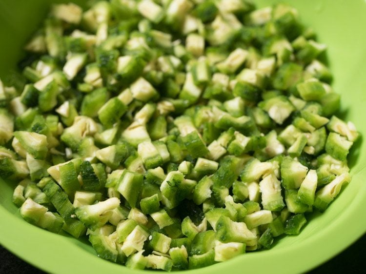 chopped karela pieces