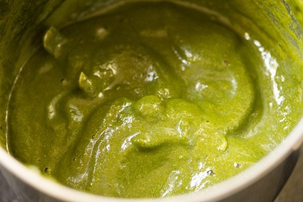 green chutney in the grinder jar