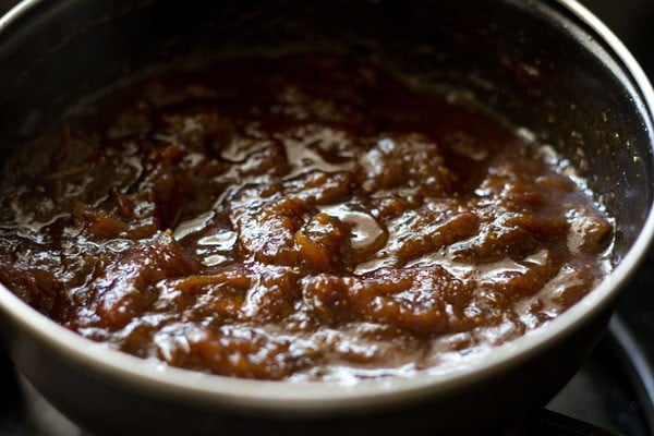 tamarind date chutney mixture being cooled