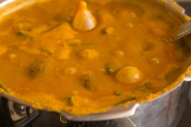 simmer the Kerala sambar