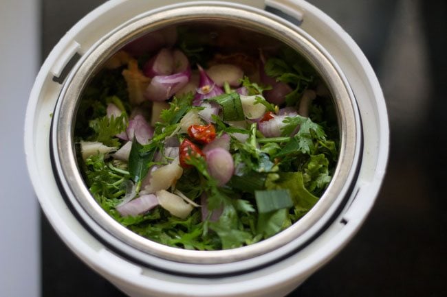 ingredients for Thai green curry paste