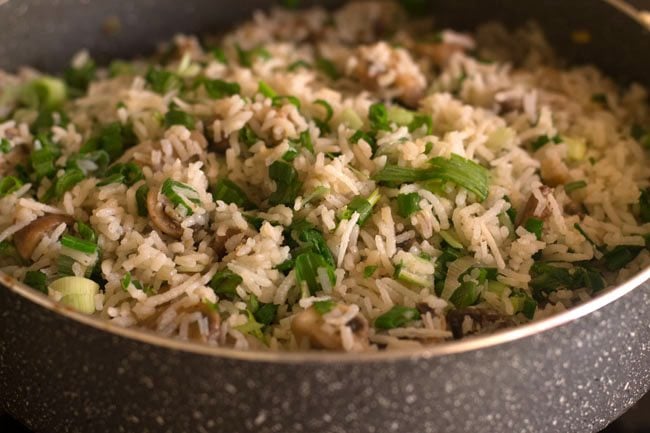garnish mushroom rice with scallions greens