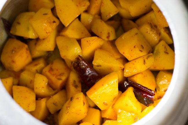 mix pumpkin with spices