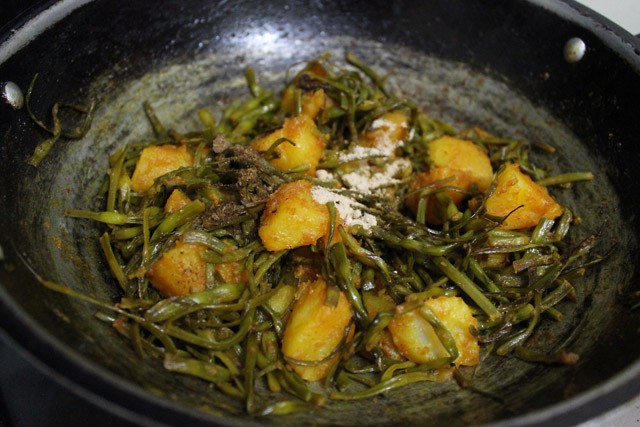 garam masala powder and dried mango powder added to the vegetables. 