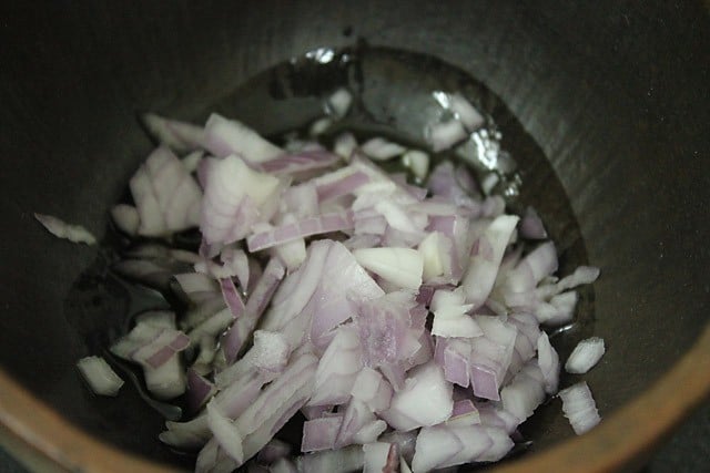 add onions to palak saag