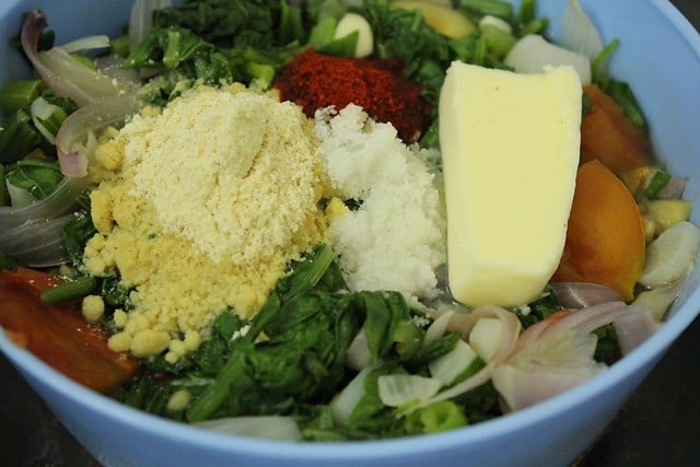 adding maize flour butter for palak saag