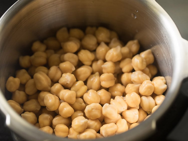 chickpeas in a pressure cooker