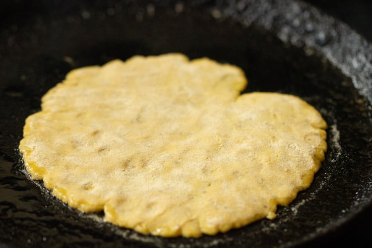 makki di roti on tawa