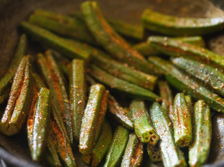 stir and mix bhindi