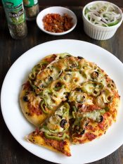veg pizza recipe, how to make pizza recipe | homemade pizza recipe