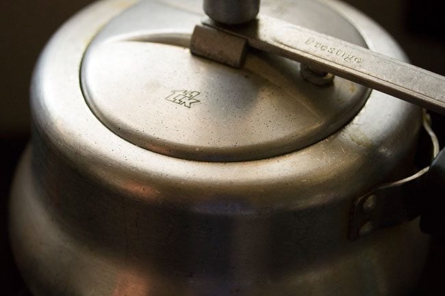 pressure cooker with lid on.