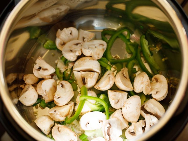 Chilli Mushroom (Stovetop & Instant Pot) » Dassana's Veg Recipes