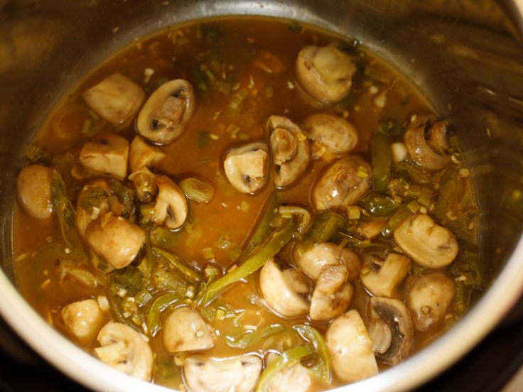 Chilli Mushroom (Stovetop & Instant Pot) » Dassana's Veg Recipes