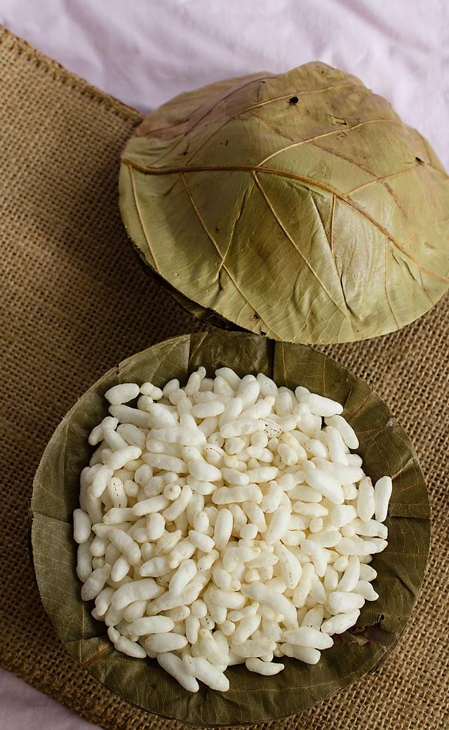 puffed rice in a bowl made with dried sal leaves. 