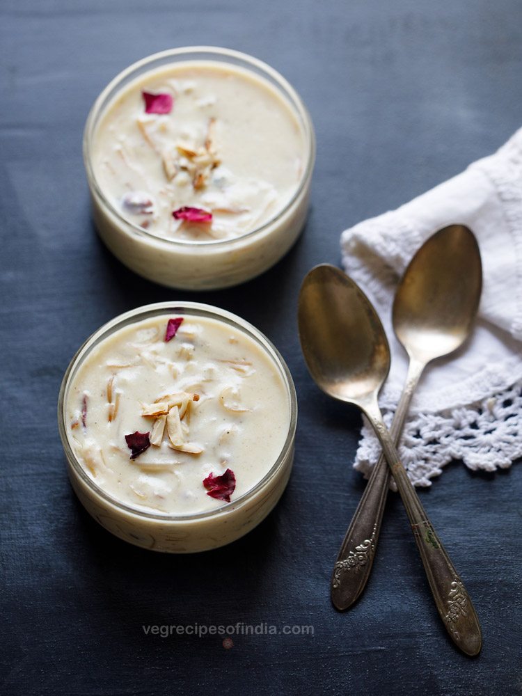 seviyan kheer served in a glass bowl