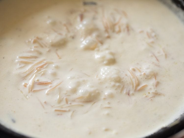 mix the cardamom powder in kheer