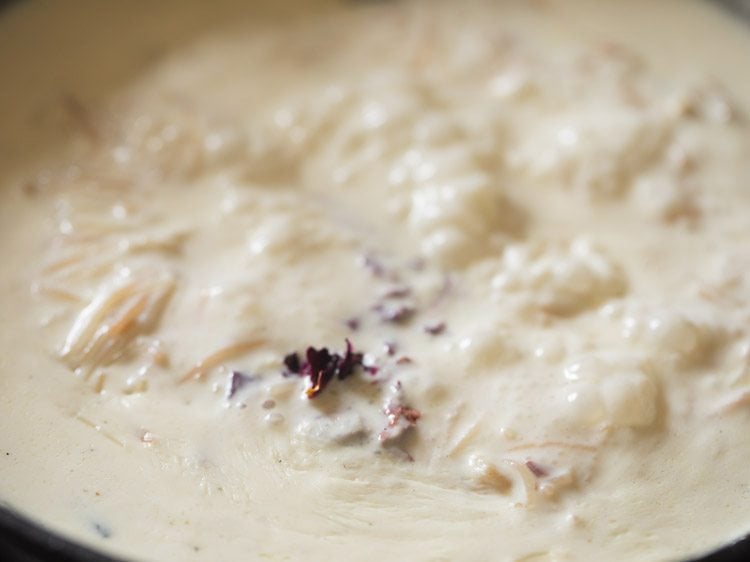 adding rose petals to kheer