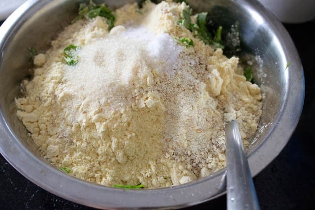 muthiya dough ingredients in a bowl