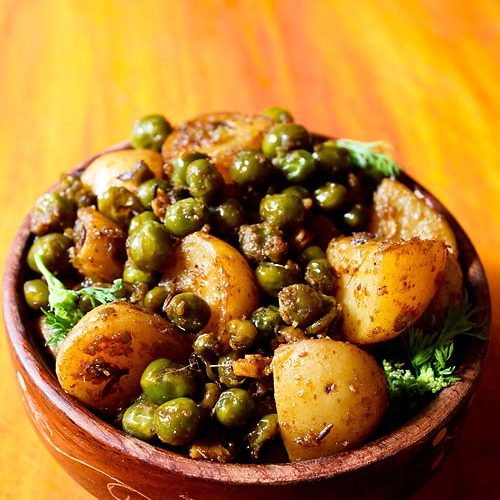 dry-aloo-matar