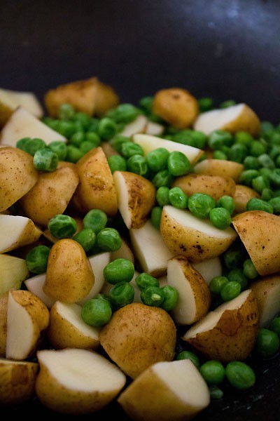 dry-aloo-matar1 dry aloo matar